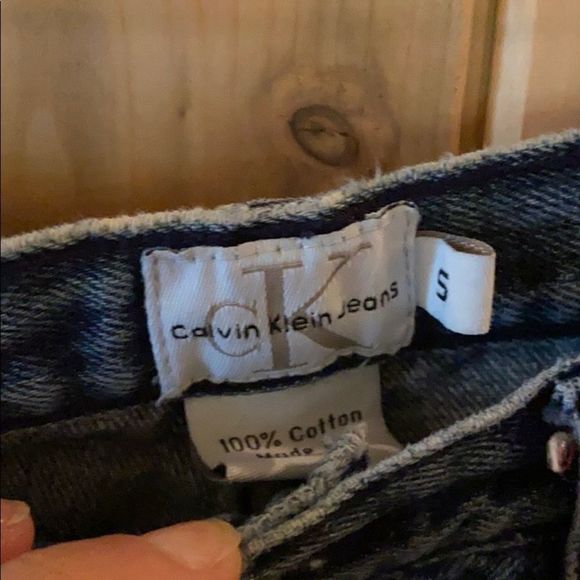 *free with purchase* Vintage Calvin Klein capris jeans - Picture 2 of 7